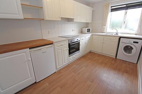 2 bedroom terraced house to rent, Windsor Road, Ashley Cross