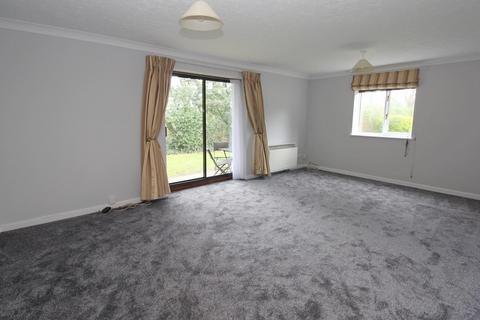 2 bedroom terraced house to rent, Windsor Road, Ashley Cross