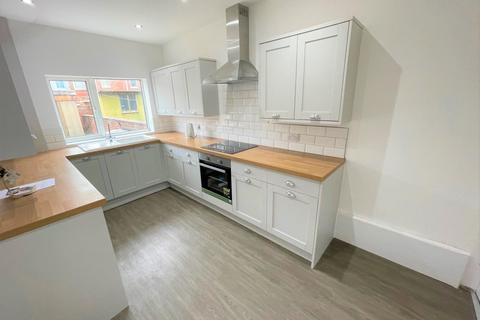 3 bedroom terraced house to rent, Lowther Road, Doncaster