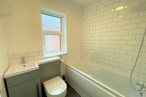 3 bedroom terraced house to rent, Lowther Road, Doncaster