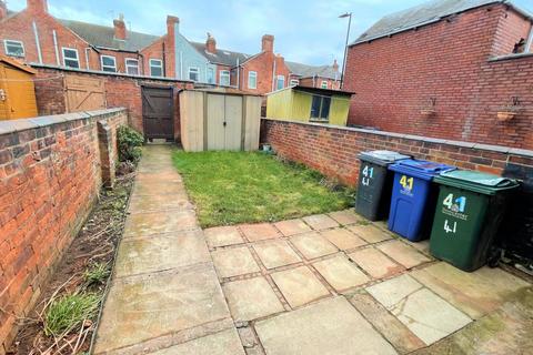 3 bedroom terraced house to rent, Lowther Road, Doncaster