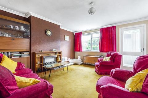 3 Duval Place, Bagshot, GU19 5LP