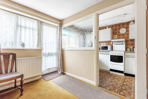 3 Duval Place, Bagshot, GU19 5LP