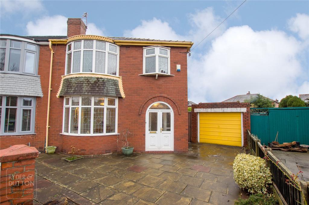 St. Square, Chadderton... 3 bed semidetached house £245,000