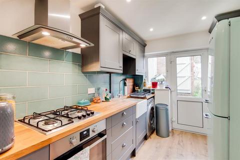 27 Gattons Way, Sidcup, DA14 5EW