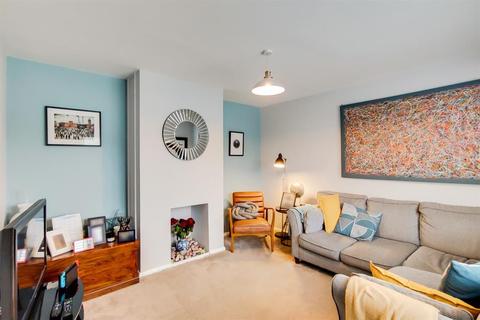 27 Gattons Way, Sidcup, DA14 5EW
