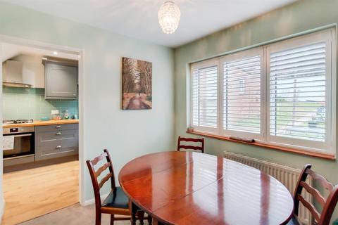 27 Gattons Way, Sidcup, DA14 5EW