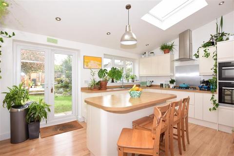 45 Central Avenue, Gravesend, DA12 5AN