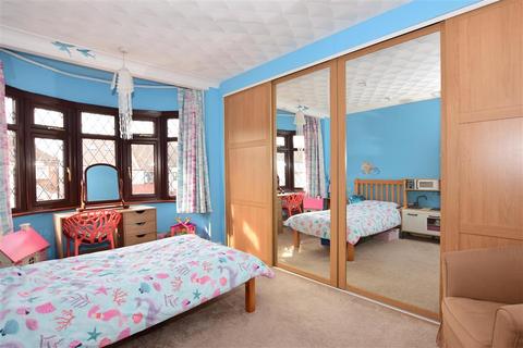 45 Central Avenue, Gravesend, DA12 5AN