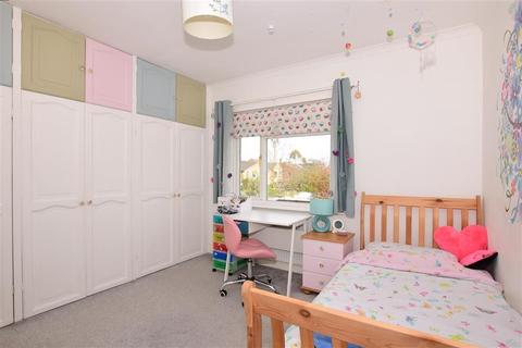 45 Central Avenue, Gravesend, DA12 5AN