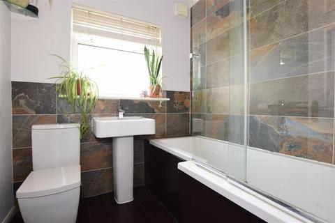 45 Central Avenue, Gravesend, DA12 5AN