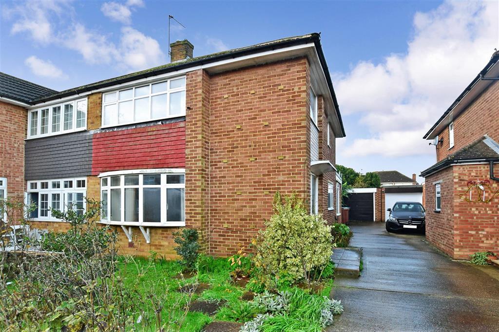 Imperial Drive, Gravesend, Kent 3 bed semidetached house £300,000