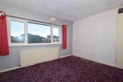 19 Imperial Drive, Gravesend, DA12 4LL