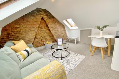 1 bedroom apartment to rent, Iffley Road, London W6