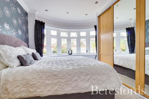 51 The Mount, Romford, RM3 7LJ