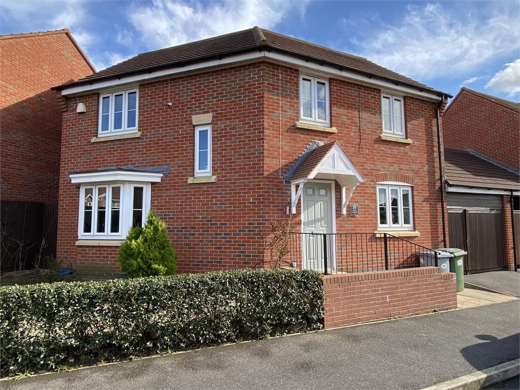 Dale Crescent, Fernwood, Newark, Notts. 3 bed detached house £250,000