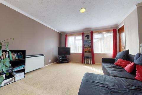 3 Kingsdown Close, Gravesend, DA12 2LU