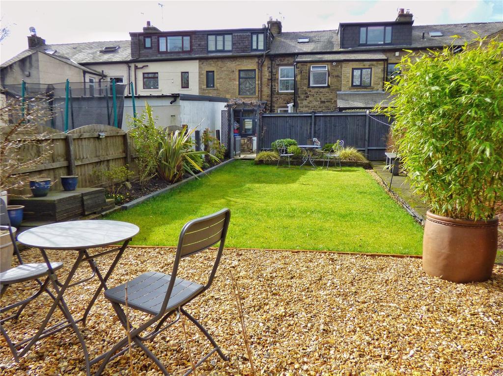 Rear Lawn Garden: