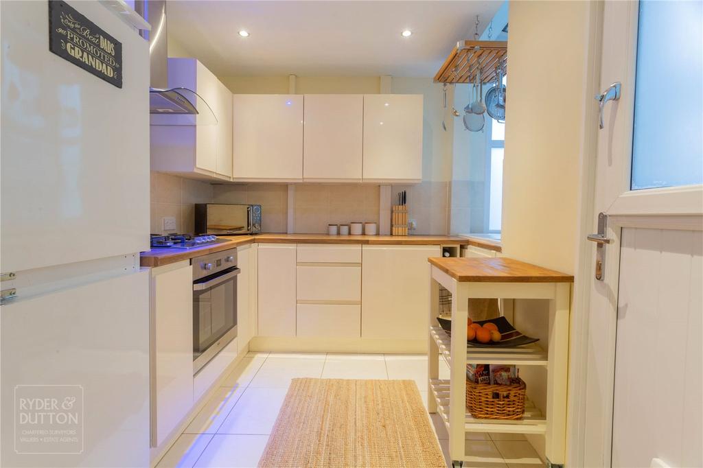 Kitchen: