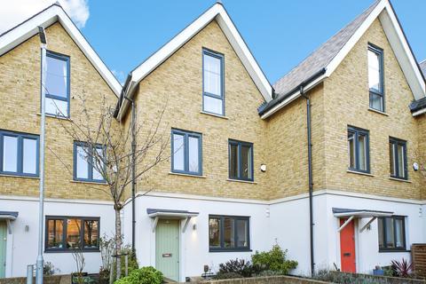 3 Jessop Place, London, W7 2QL