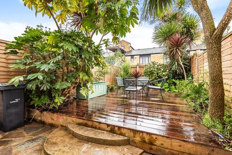 22 Mandrell Road, London, SW2 5DL