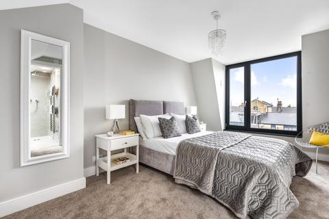 22 Mandrell Road, London, SW2 5DL