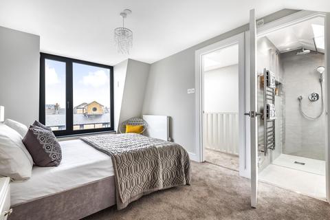 22 Mandrell Road, London, SW2 5DL