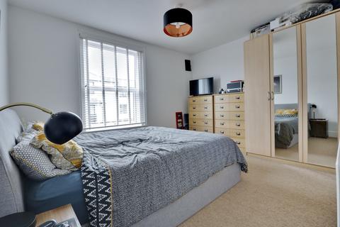 39 Devonshire Square, Southsea, PO4 0JJ