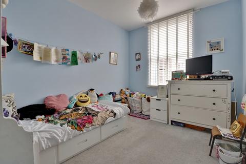 39 Devonshire Square, Southsea, PO4 0JJ
