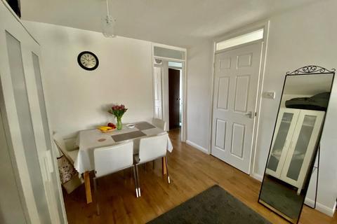 42 Ramulis Drive, Hayes, UB4 9QA