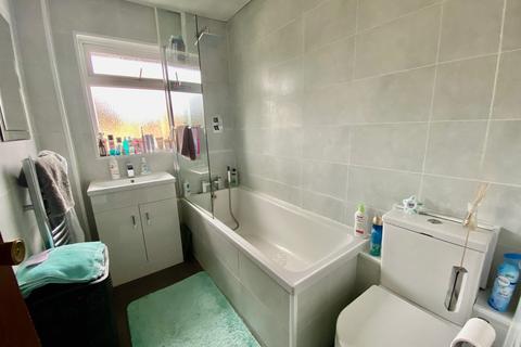 42 Ramulis Drive, Hayes, UB4 9QA