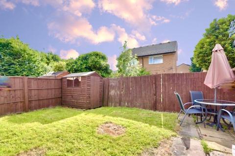 42 Ramulis Drive, Hayes, UB4 9QA