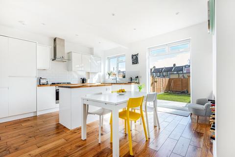44 Ashvale Road, London, SW17 8PW