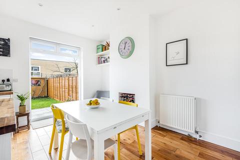 44 Ashvale Road, London, SW17 8PW