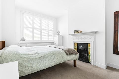 44 Ashvale Road, London, SW17 8PW