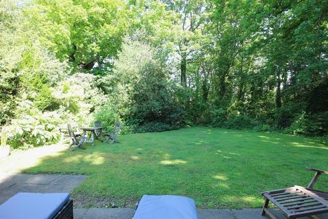 18 Edgeborough Way, Bromley, BR1 2UA