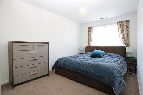 18 Edgeborough Way, Bromley, BR1 2UA