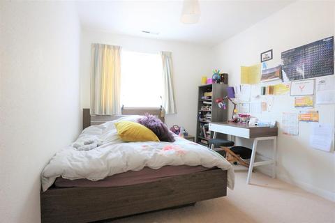 18 Edgeborough Way, Bromley, BR1 2UA