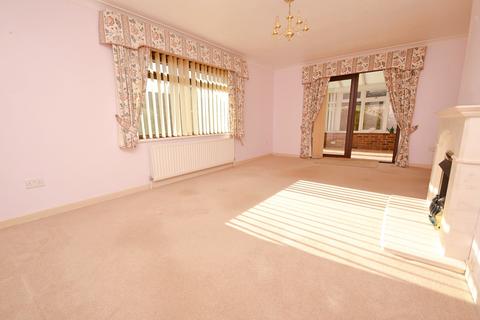 19 Ashdown Walk, New Milton, BH25 6TX