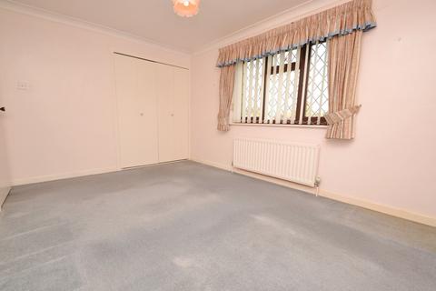 19 Ashdown Walk, New Milton, BH25 6TX