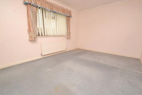19 Ashdown Walk, New Milton, BH25 6TX