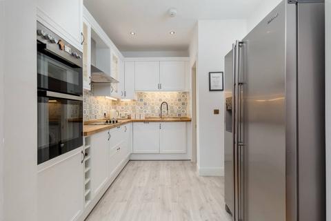 19/1 Cargil Terrace, Edinburgh, EH5 3ND