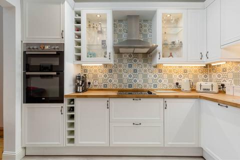 19/1 Cargil Terrace, Edinburgh, EH5 3ND