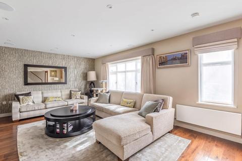 2 Westmoat Close, Beckenham, BR3 5BX