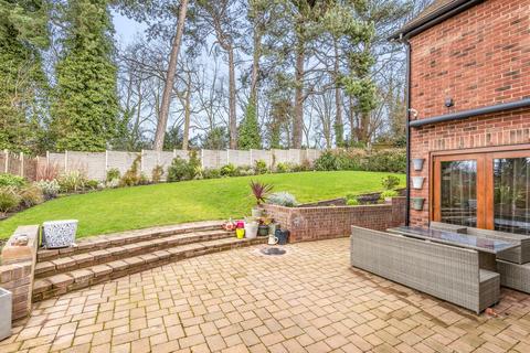 2 Westmoat Close, Beckenham, BR3 5BX