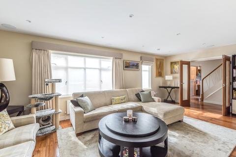 2 Westmoat Close, Beckenham, BR3 5BX