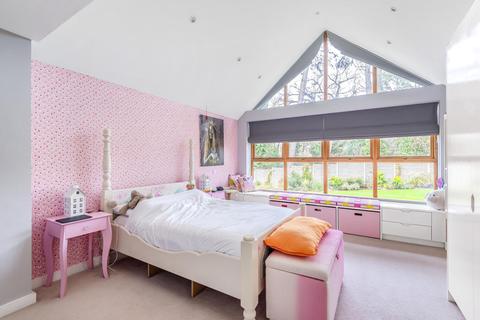 2 Westmoat Close, Beckenham, BR3 5BX