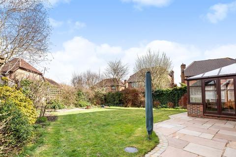 20 Winterbourne, Horsham, RH12 5JW