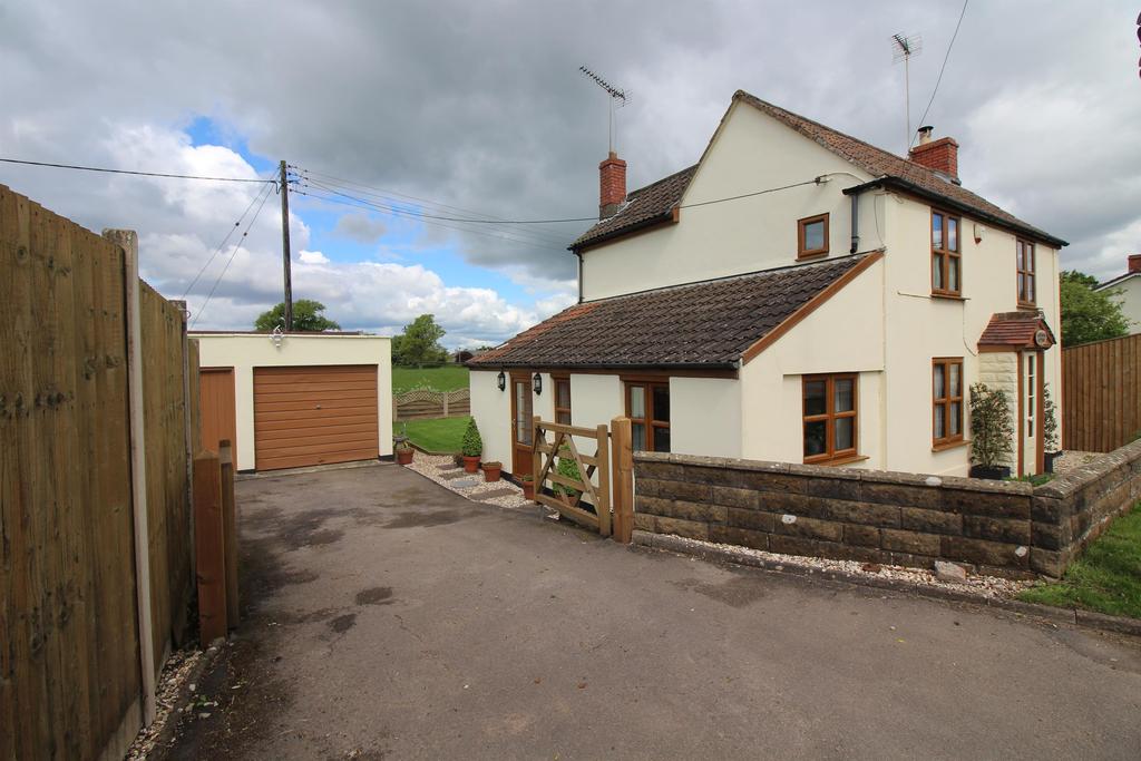 Bristol Road, Falfield, WottonunderEdge, GL12 8DF 3 bed cottage £