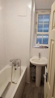 1 bedroom in a flat share to rent - Shadwell Gardens,  London, E1